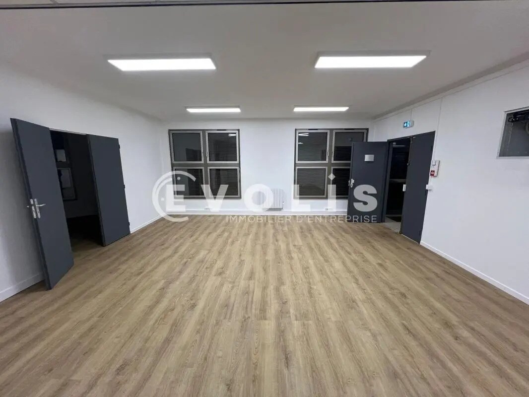 Office in Torcy to rent Interior Photo- Image 1 of 7