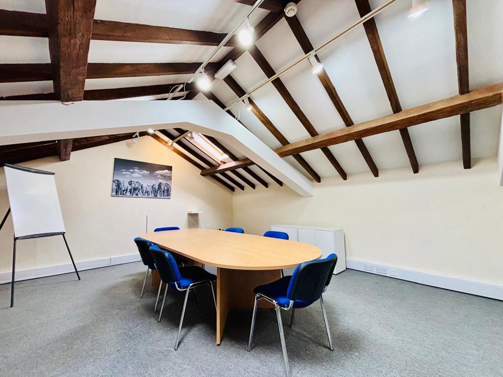 Appletree Rd, Banbury to rent Interior Photo- Image 1 of 5