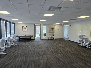 18167 US Highway 19 N, Clearwater, FL to rent Interior Photo- Image 1 of 10