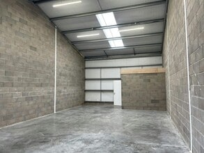 13 New Craigie Retail Park, Dundee to rent Interior Photo- Image 2 of 3