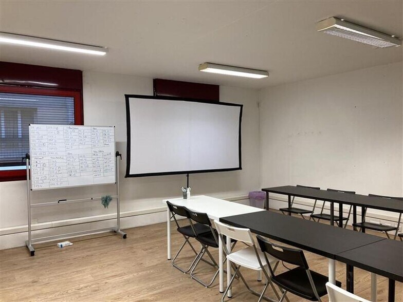 Office in Lyon to rent - Interior Photo - Image 3 of 5