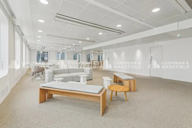 5 Place De La Pyramide, Puteaux to rent - Interior Photo - Image 3 of 17