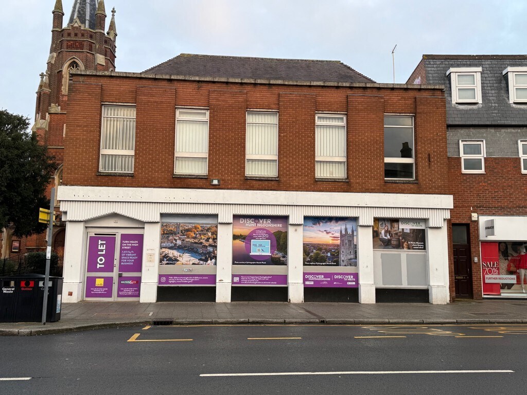 39-43 High St, St Neots to rent Building Photo- Image 1 of 2