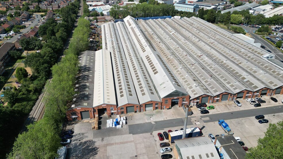 Middlemore Ln W, Aldridge to rent - Building Photo - Image 2 of 2