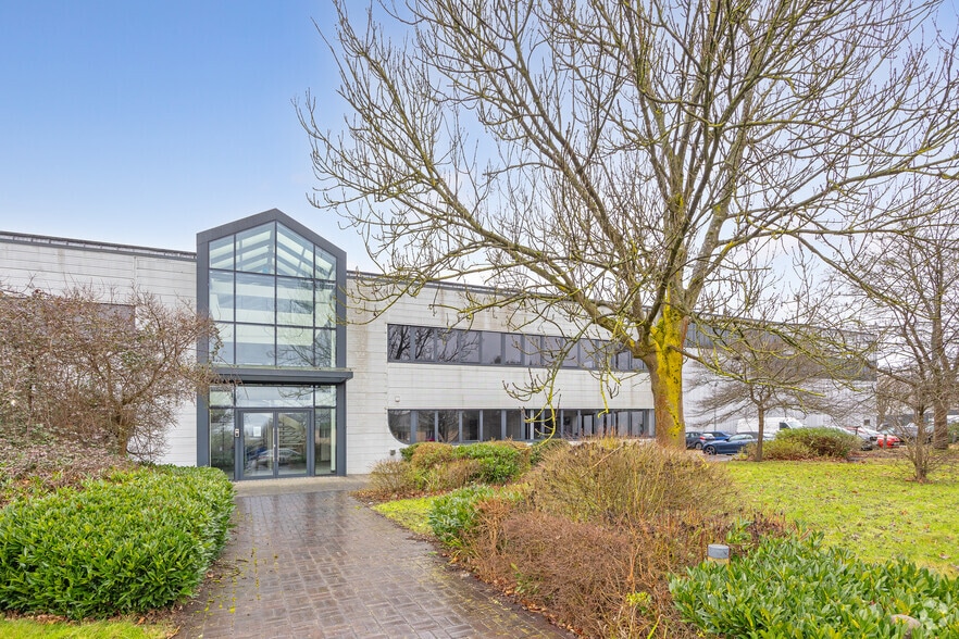 Meridian W, Leicester to rent - Building Photo - Image 2 of 3