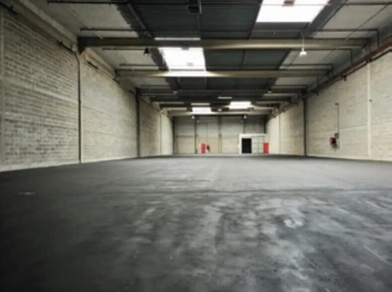 12 Rue Eugene Pottier, MARLY-LA-VILLE to rent - Interior Photo - Image 3 of 6