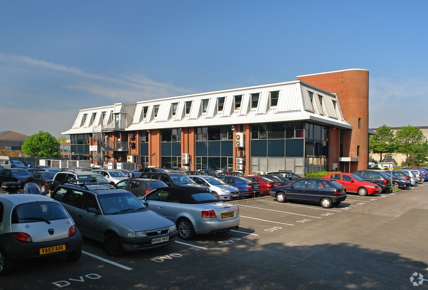 Barnett Way, Gloucester to rent - Building Photo - Image 3 of 6