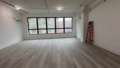 112-114 W 14th St, New York, NY for rent - Commercial Listing Video 