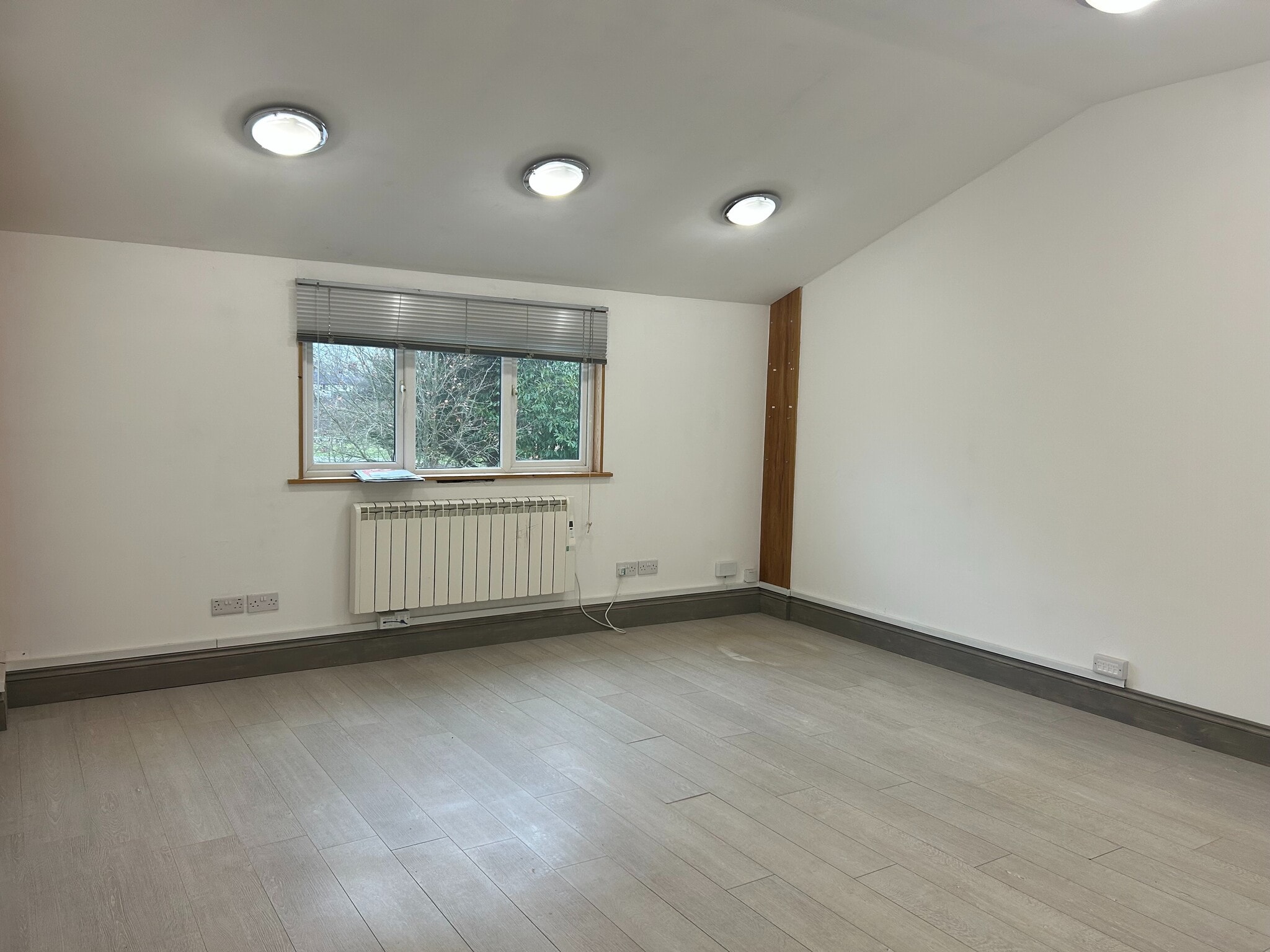 Mill Ln, Pulborough to rent Interior Photo- Image 1 of 1