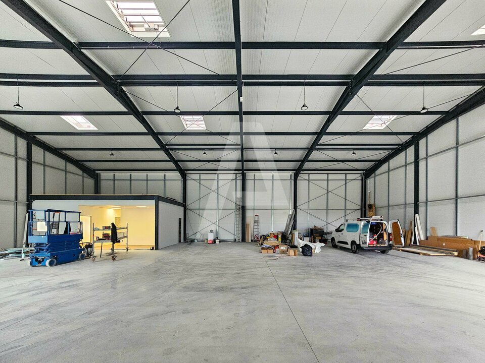 Industrial in Arpajon to rent Building Photo- Image 1 of 11