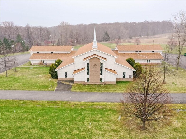 300 Phelps Rd, Honeoye Falls, NY for sale - Building Photo - Image 1 of 36