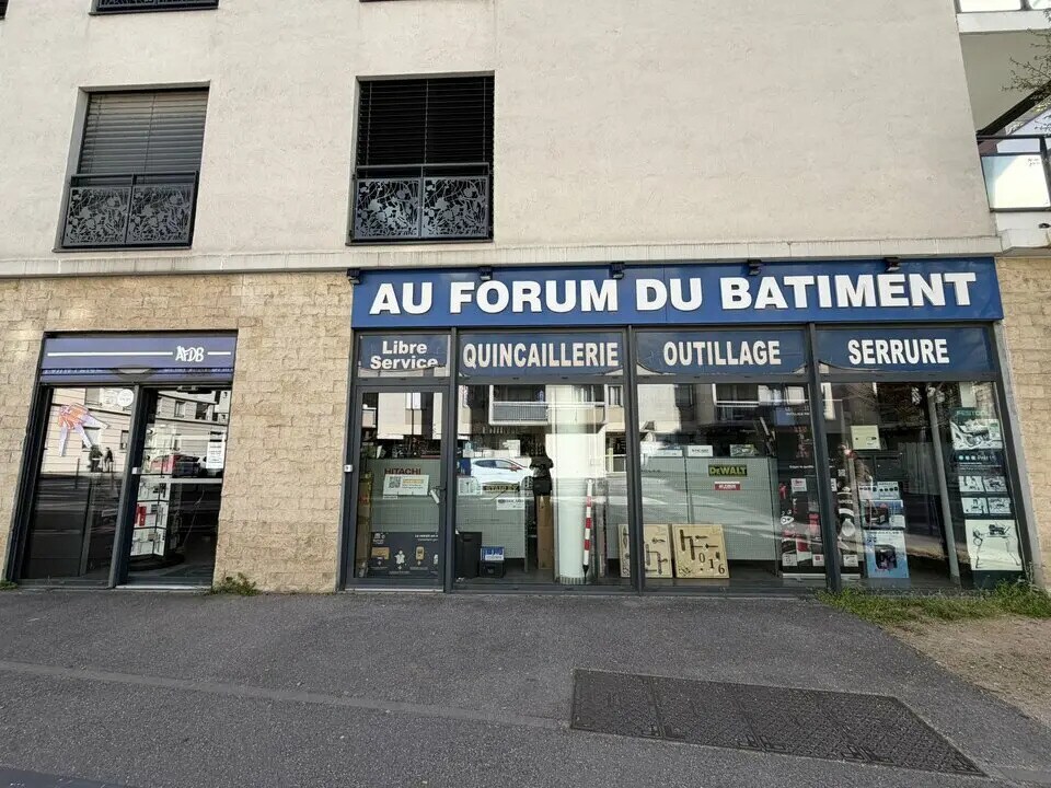 Location Commerce 120 m² - Photo 1