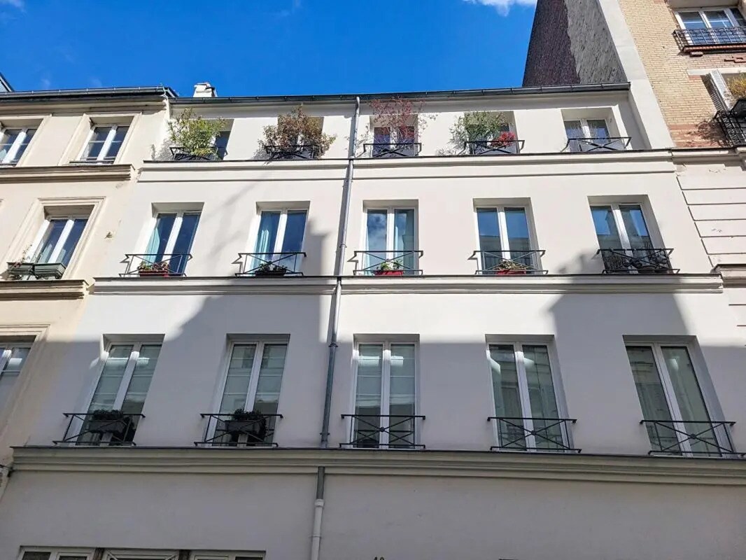 Office in Paris for sale Building Photo- Image 1 of 5