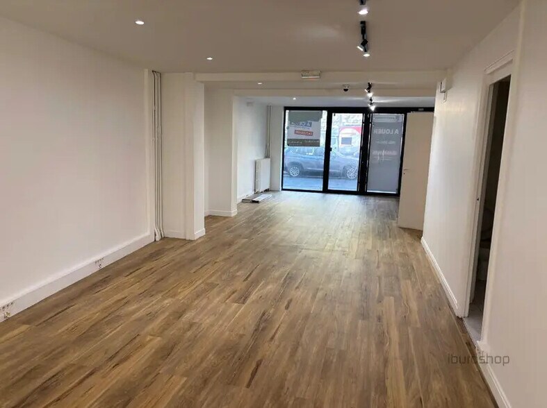 Retail in Boulogne-Billancourt to rent - Interior Photo - Image 3 of 8