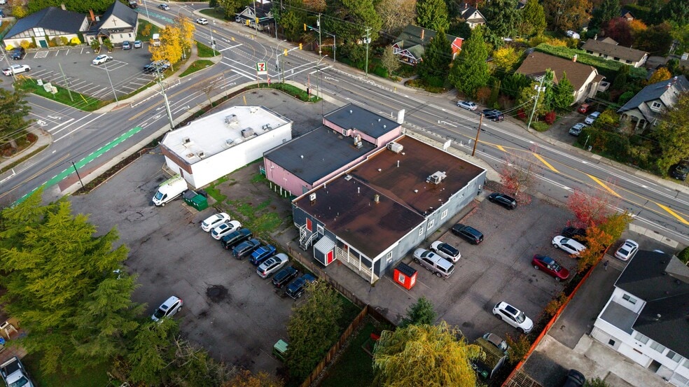 Carey Road Portfolio portfolio of 2 properties for sale on LoopNet.co.uk - Building Photo - Image 2 of 7
