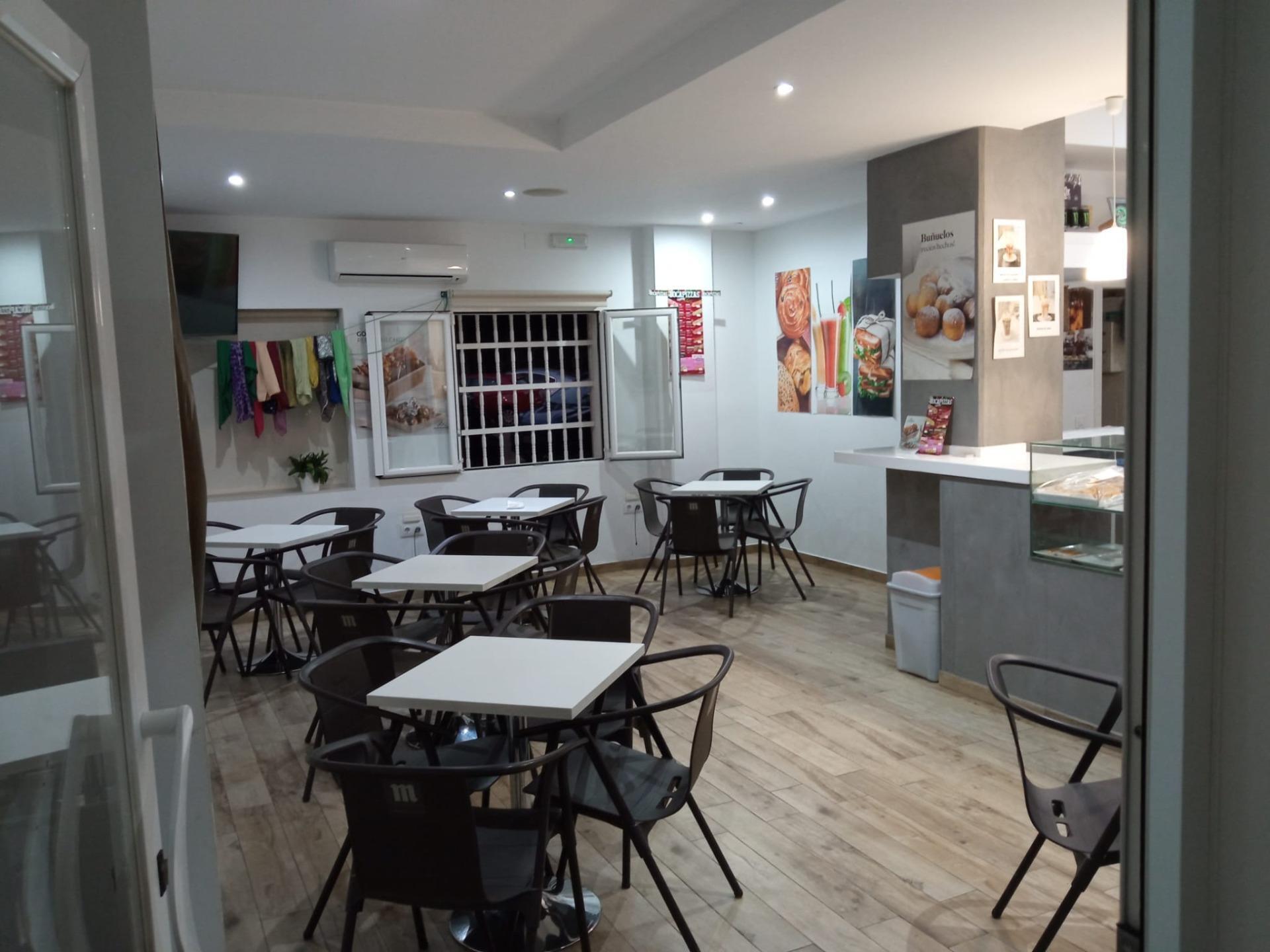 Retail in Cáceres, Cáceres for sale Interior Photo- Image 1 of 3