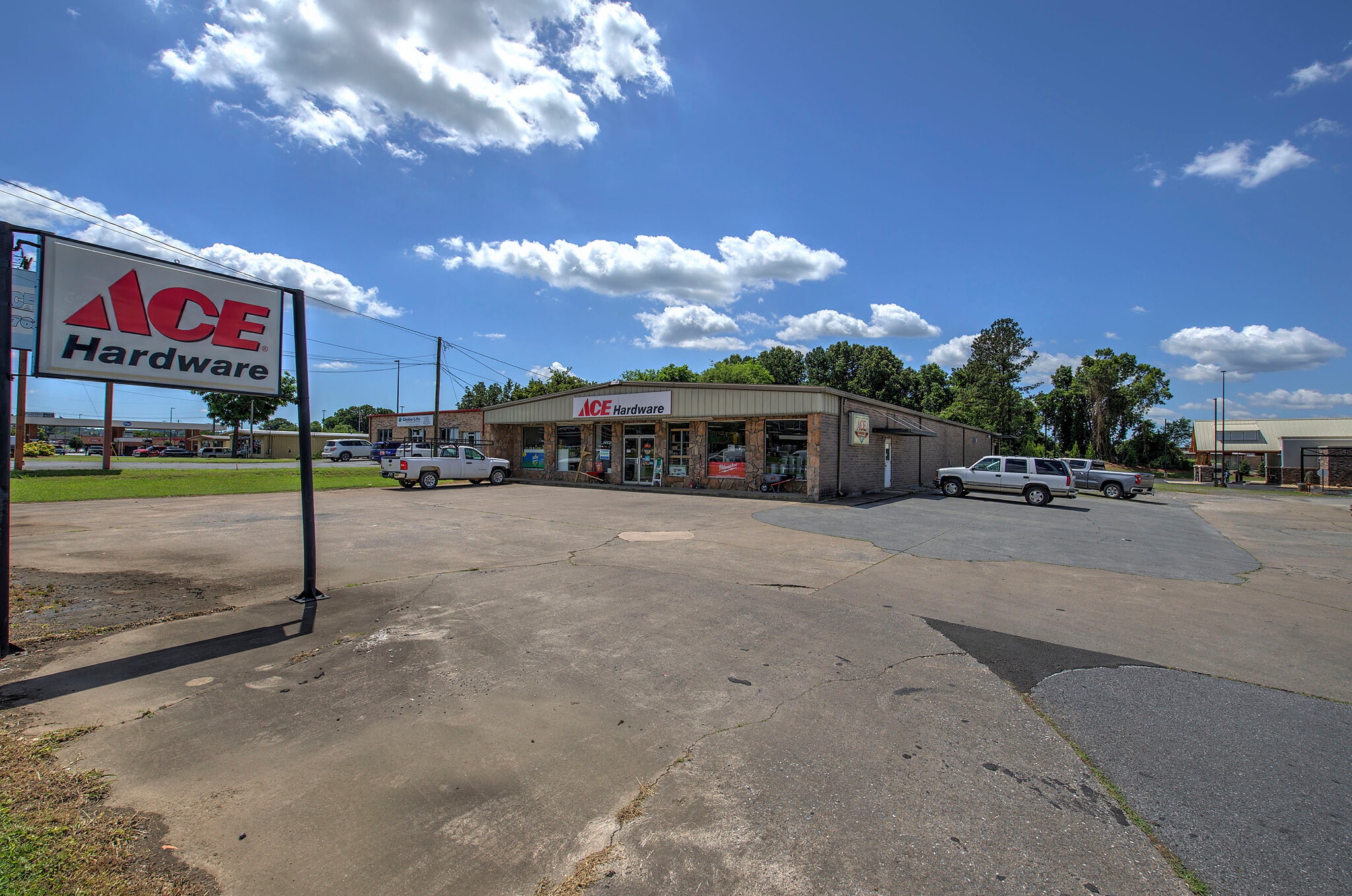 170 W Belmont Dr, Calhoun, GA for sale Primary Photo- Image 1 of 1