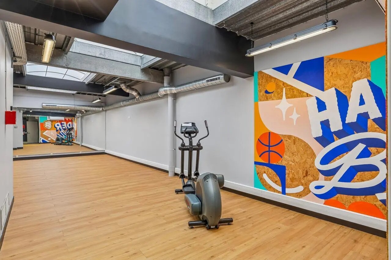 Office in Montreuil for sale Building Photo- Image 1 of 10