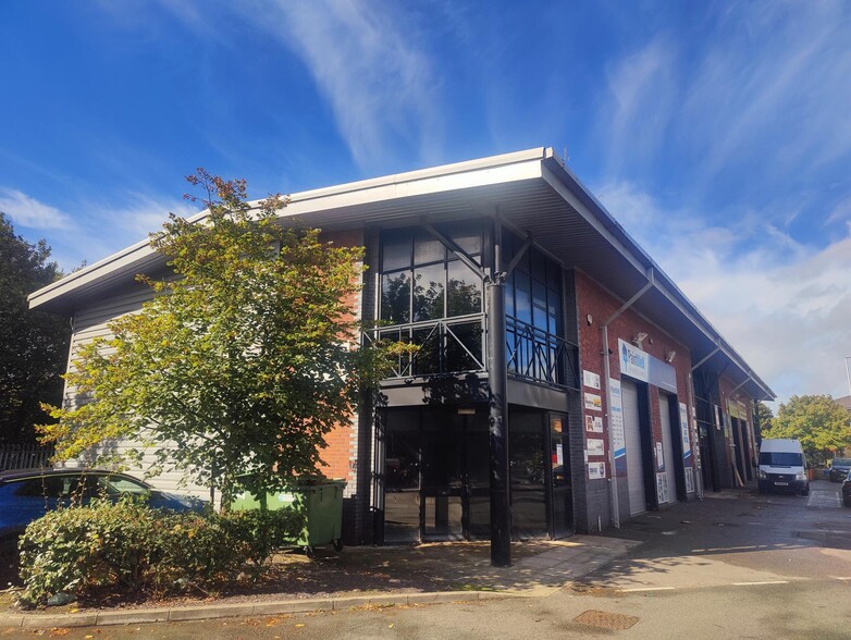 Tower Rd, Birkenhead to rent - Primary Photo - Image 1 of 3