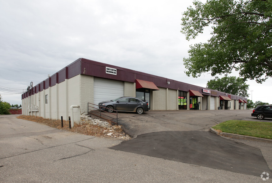 8801-8851 E Research Center Rd, New Hope, MN for rent - Primary Photo - Image 1 of 3