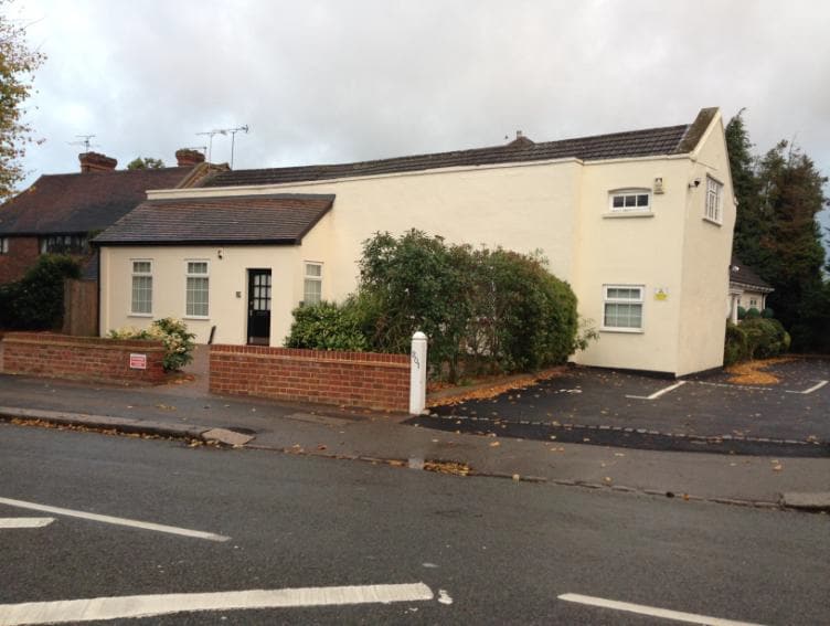 201 High Rd, Chigwell to rent - Primary Photo - Image 1 of 6