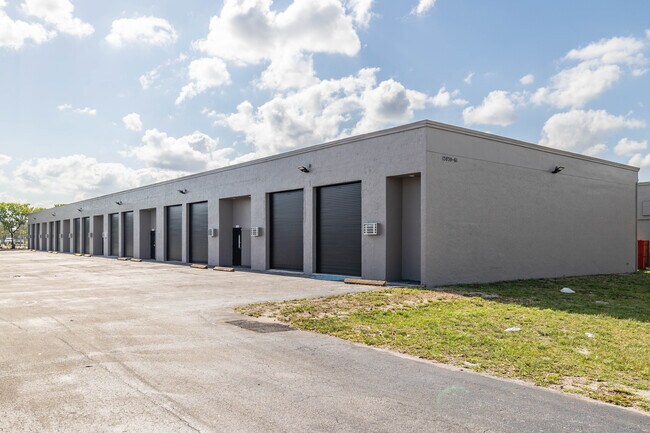 More details for 13815-13831 SW 139th Ct, Miami, FL - Industrial to Rent
