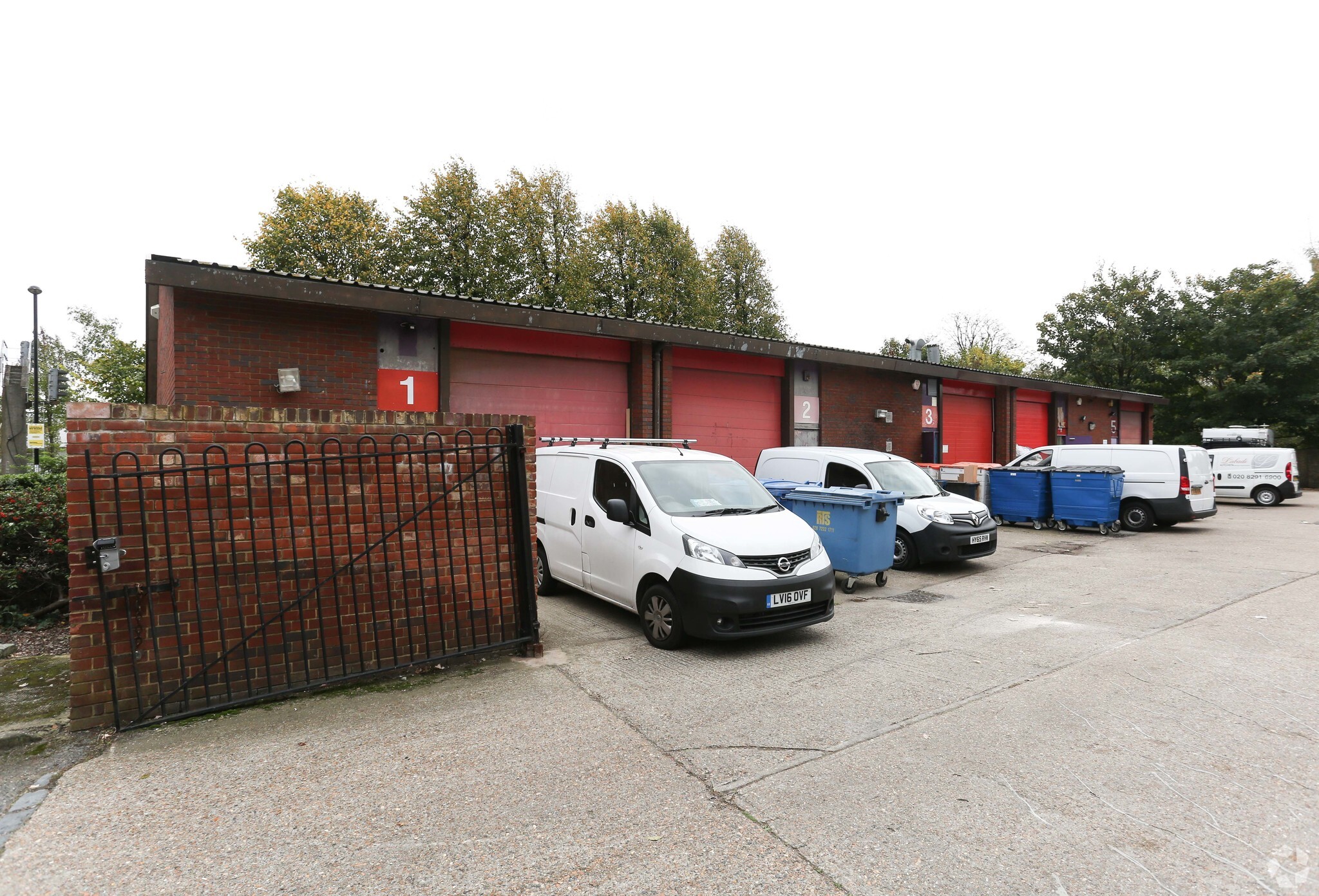 Clyde Vale, London to rent Primary Photo- Image 1 of 2