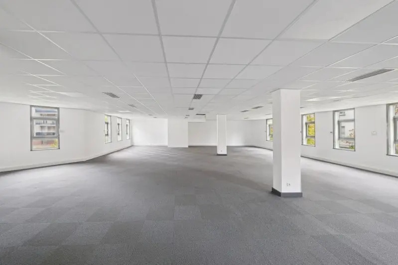 6-8 Rue Eugène Et Armand Peugeot, Rueil-Malmaison to rent - Interior Photo - Image 3 of 8