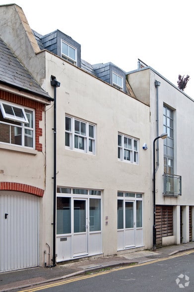 36 Vine St, Brighton to rent - Primary Photo - Image 1 of 31