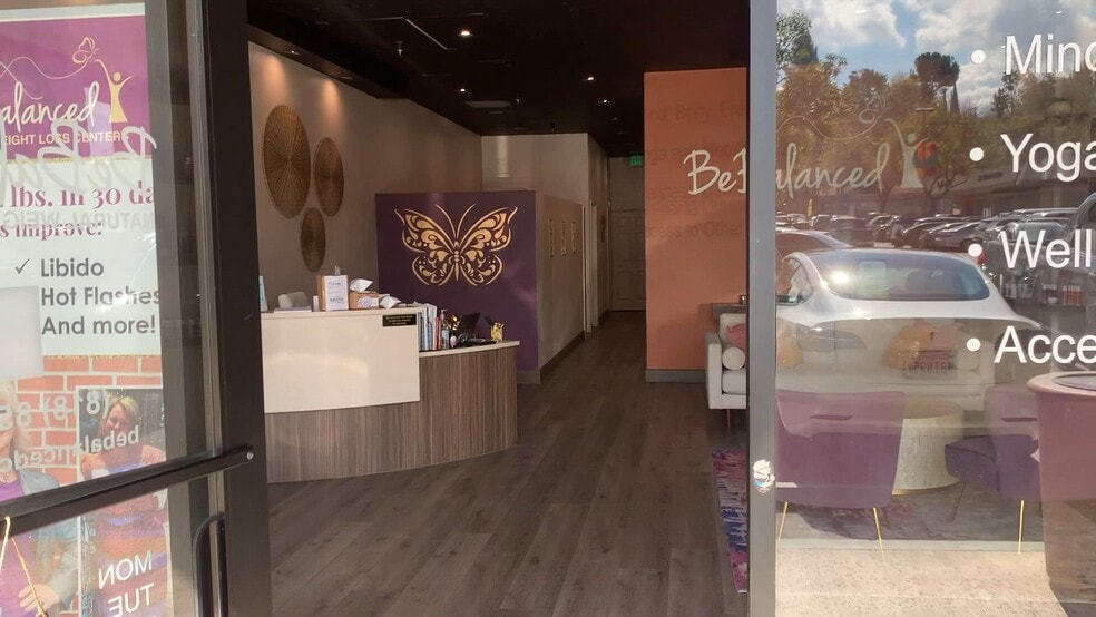 21733-21841 Ventura Blvd, Woodland Hills, CA to rent - Commercial Listing Video - Image 2 of 14