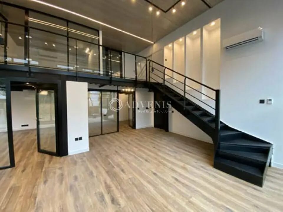 Vente Bureaux 122 m² à 182 m² - Photo 1