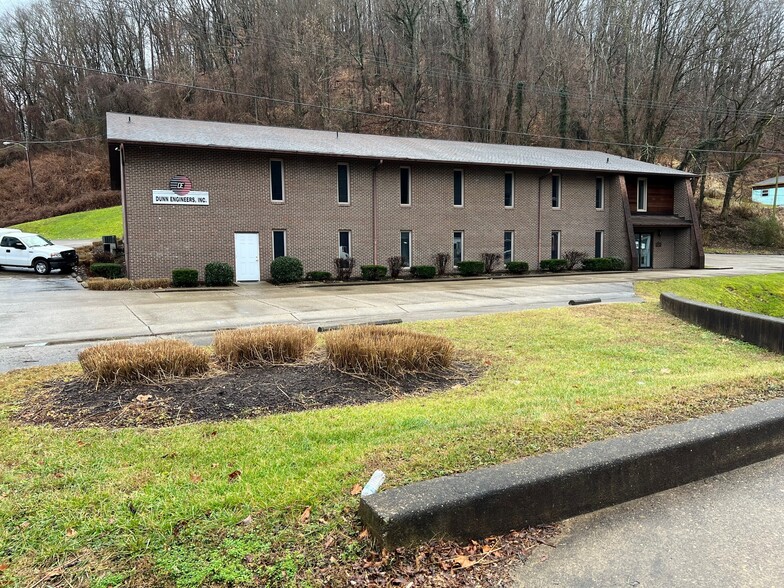 400 S Ruffner Rd, Charleston, WV for rent - Building Photo - Image 2 of 8