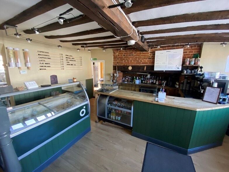 180 High St, Colchester for sale - Interior Photo - Image 2 of 10