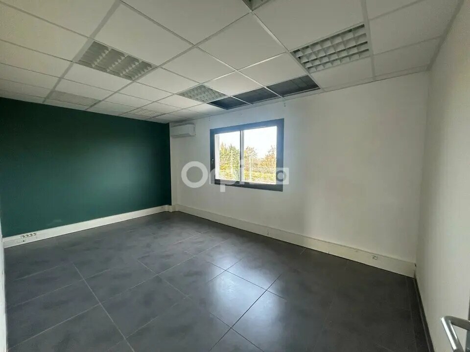 Office in Avignon to rent Building Photo- Image 1 of 10