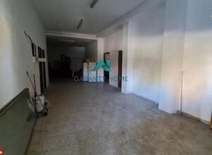 Retail in Granada, Granada to rent Interior Photo- Image 2 of 4