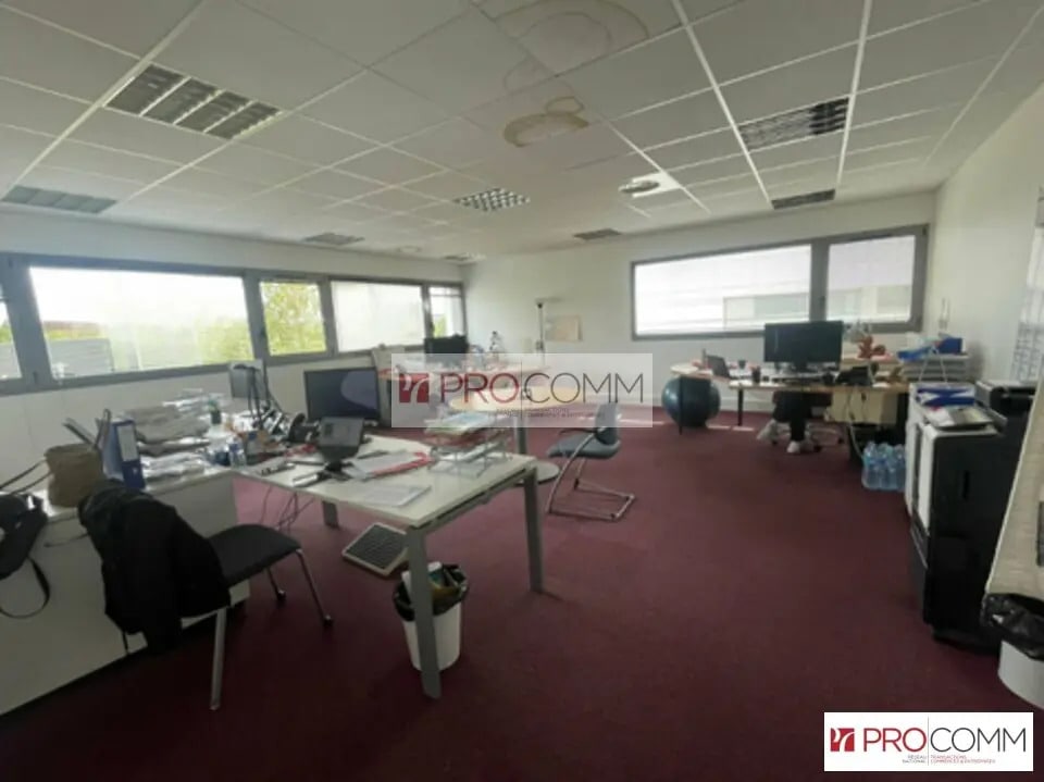 Vente Bureaux 246 m² - Photo 1