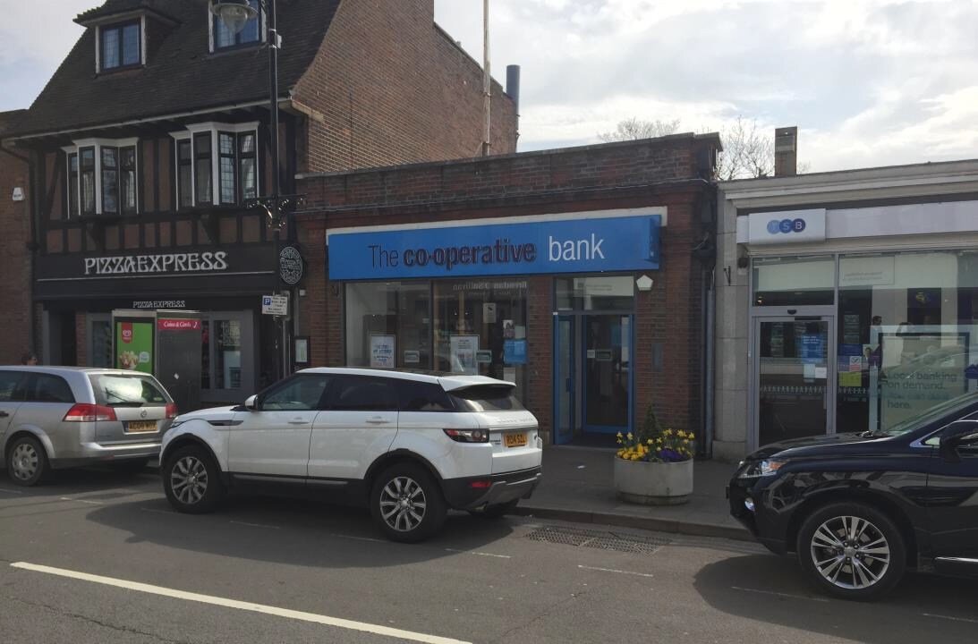 10 Sycamore Rd, Amersham HP6 5DR UK