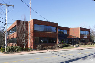 109 Oak St, Newton, MA for rent Primary Photo- Image 1 of 5