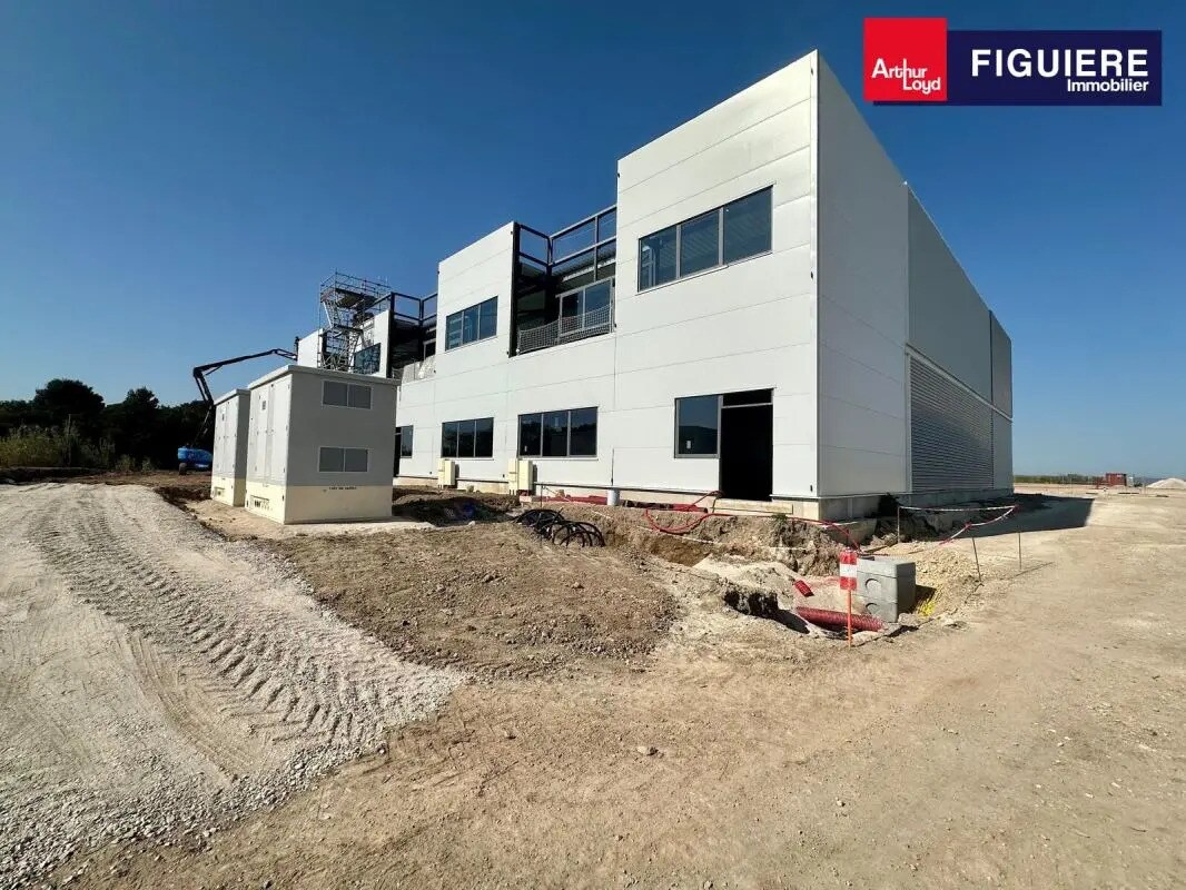 Light Industrial in Marignane for sale Building Photo- Image 1 of 22