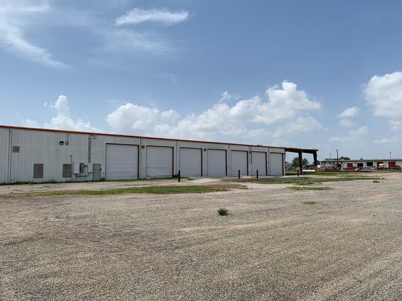 901 Fesco Dr, Alice, TX for rent - Building Photo - Image 3 of 6