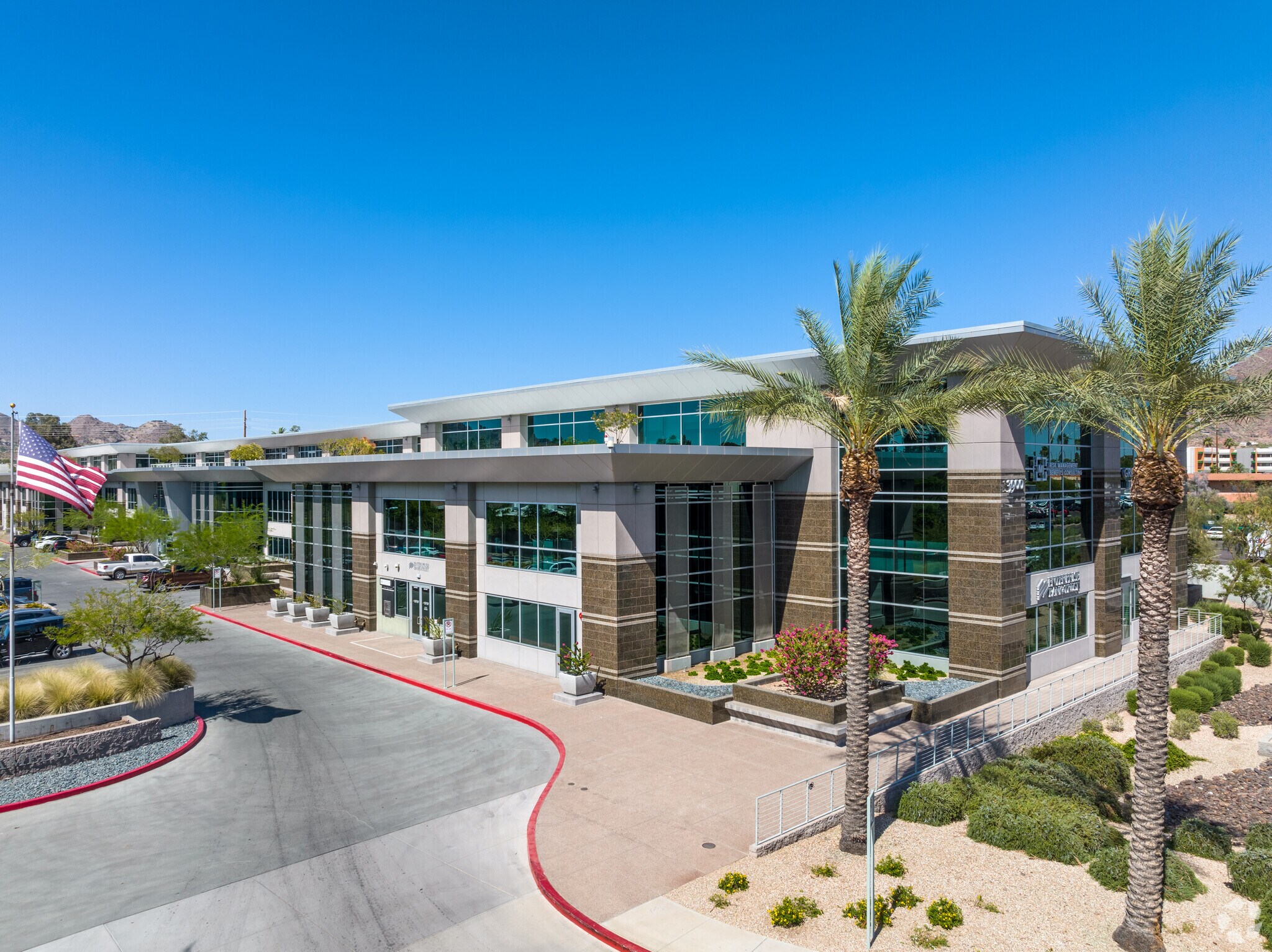 3900 E Camelback Rd, Phoenix, AZ to rent Building Photo- Image 1 of 12