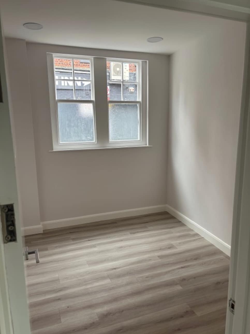 11 South Rd, Southall to rent Interior Photo- Image 1 of 4