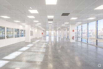 Calle Ribera del Loira, 16 - 18, Madrid, Madrid to rent Interior Photo- Image 2 of 3