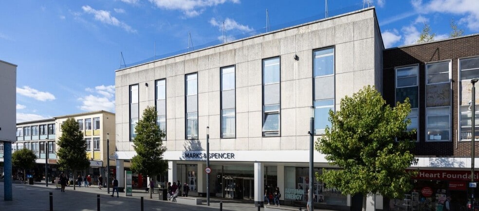 23-29 Queensway, Crawley for sale - Primary Photo - Image 1 of 1