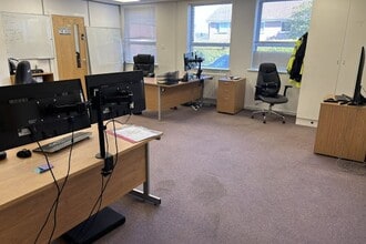 1-6 Princes Rd, Ferndown to rent Interior Photo- Image 1 of 6