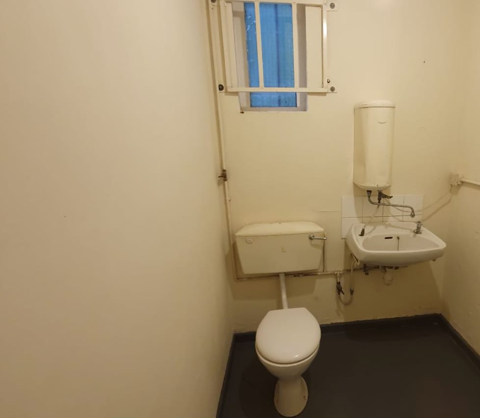 Leys Rd, Brierley Hill, WMD DY5 3UP - Unit 10 - - Interior Photo - Image 1 of 7