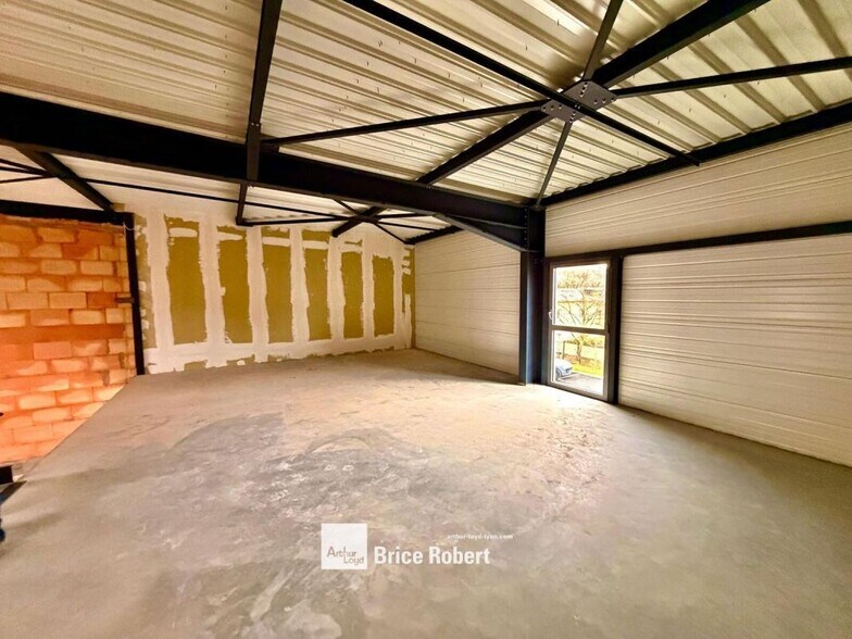 153 Route De Brignais, Saint-Genis-Laval to rent - Interior Photo - Image 3 of 5