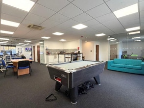 Lustleigh Close, Exeter to rent Interior Photo- Image 2 of 5