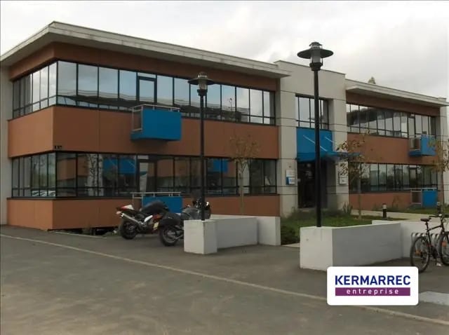 Location Bureaux 185 m² à 450 m² - Photo 1