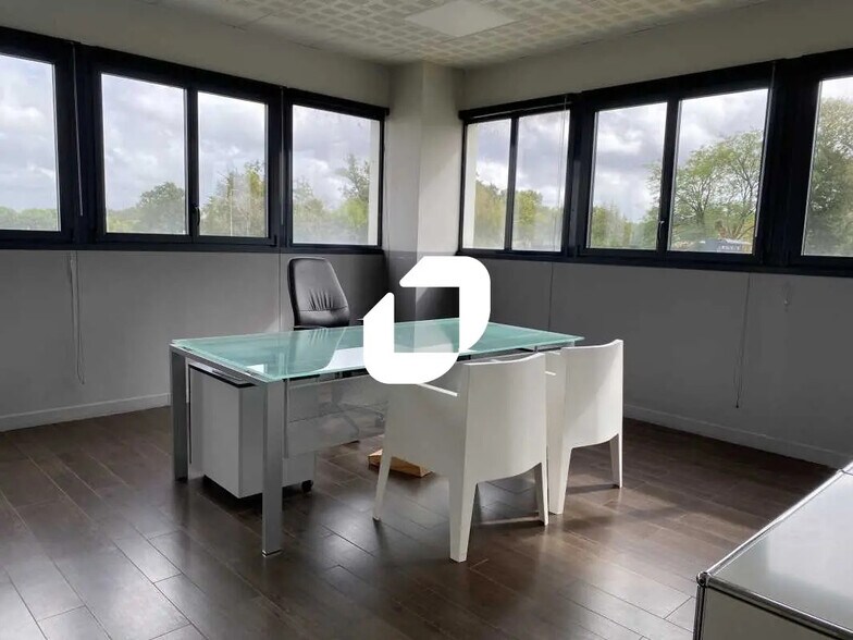 Office in Mérignac to rent - Building Photo - Image 3 of 7